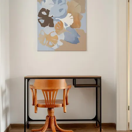 Modern With Balcony In By Renters Apartmán Vratislav