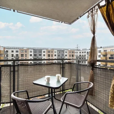 Modern With Balcony In By Renters Wrocław