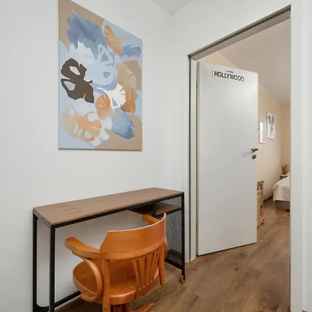 Apartmán Modern With Balcony In By Renters